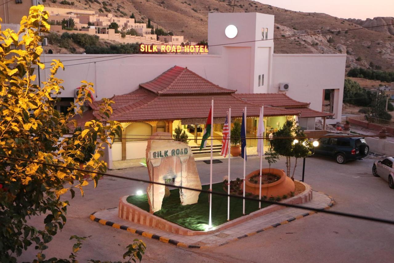 Silk Road Hotel Вади Муса Екстериор снимка