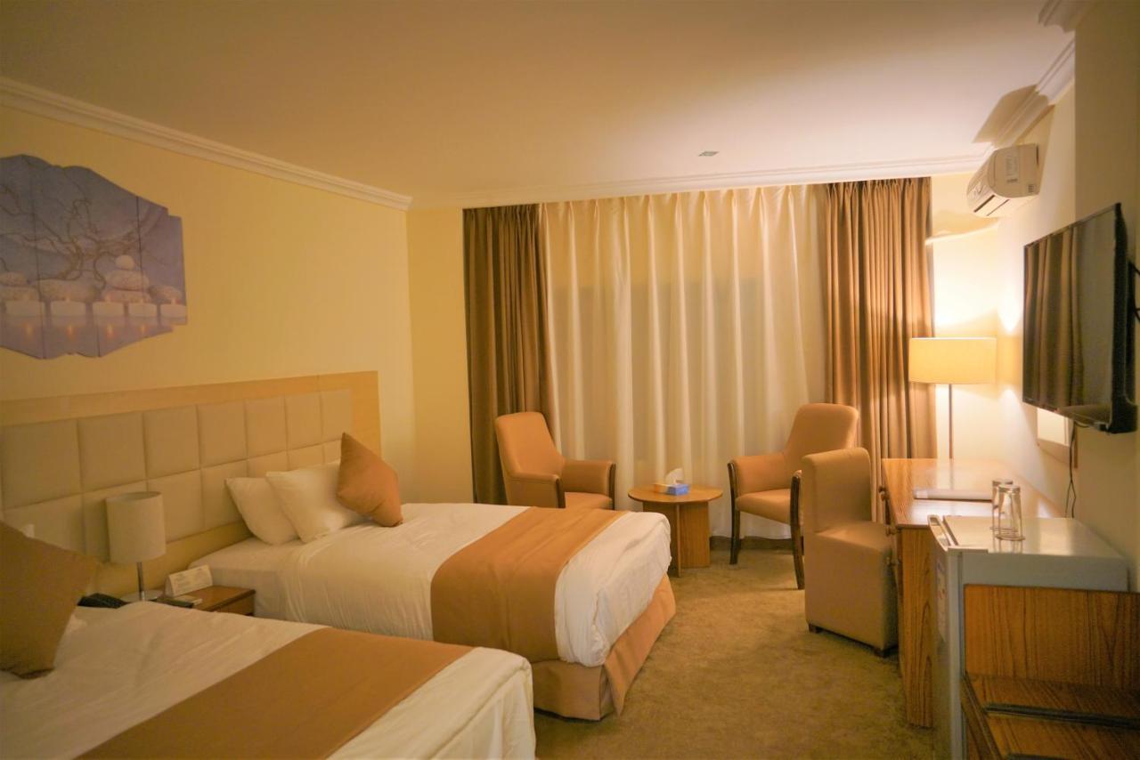 Silk Road Hotel Вади Муса Екстериор снимка