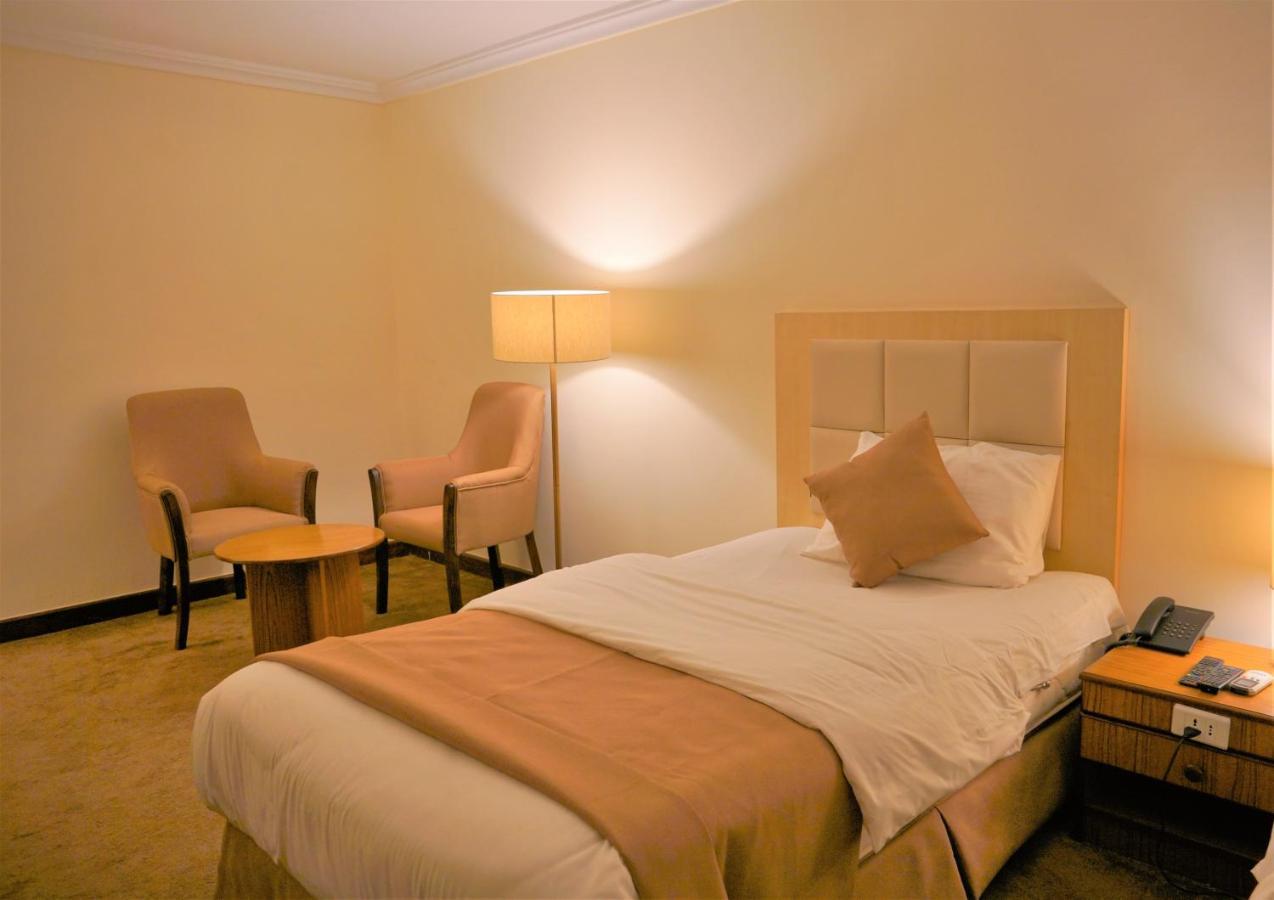 Silk Road Hotel Вади Муса Екстериор снимка