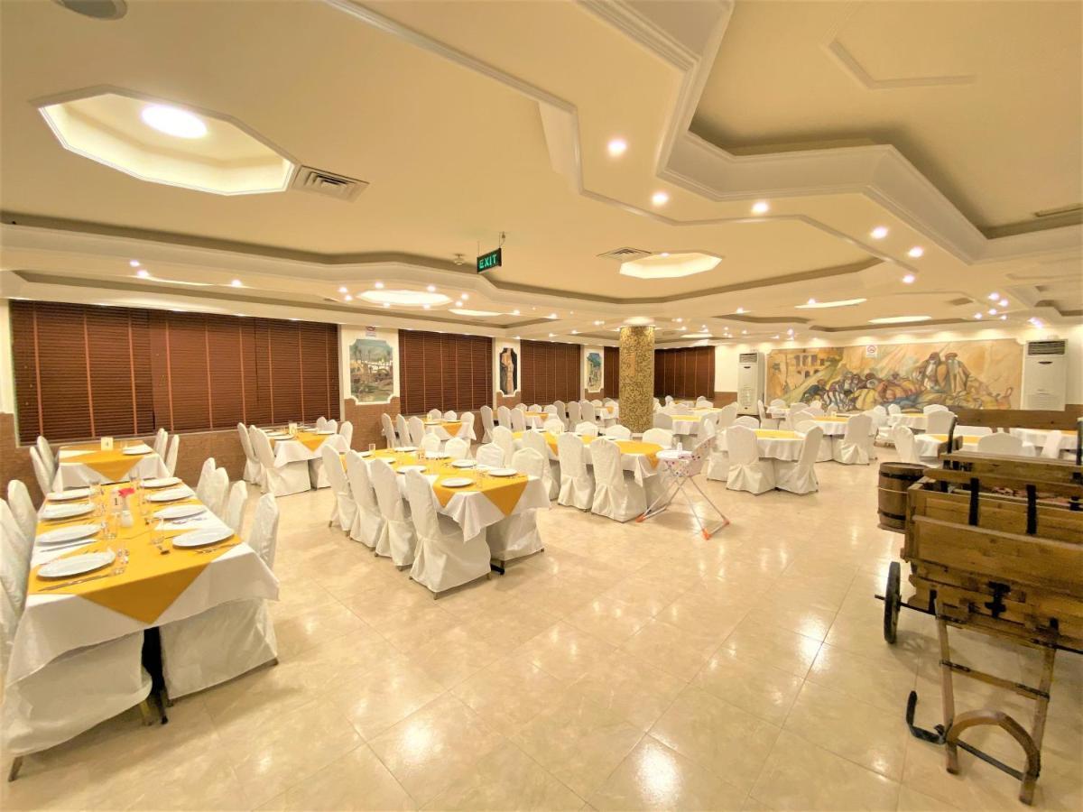 Silk Road Hotel Вади Муса Екстериор снимка