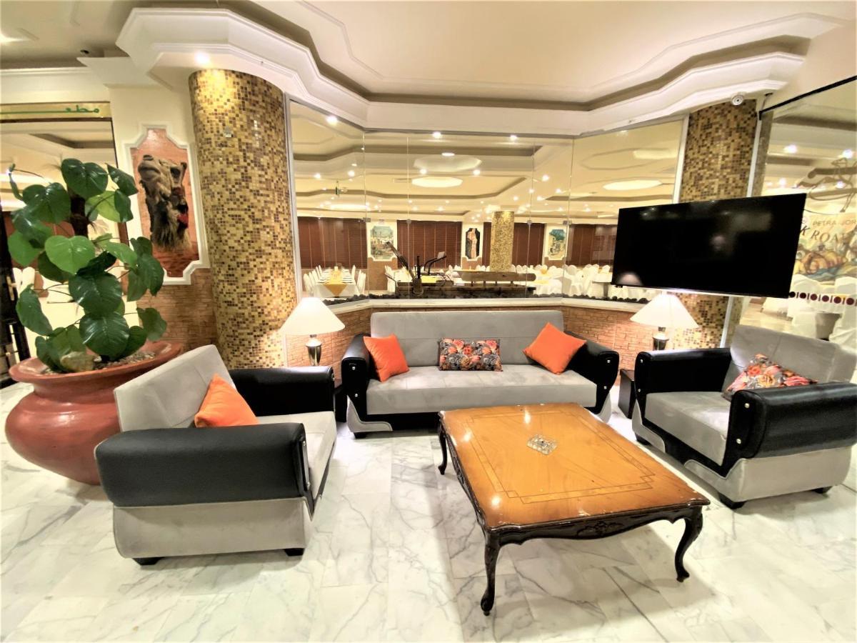 Silk Road Hotel Вади Муса Екстериор снимка