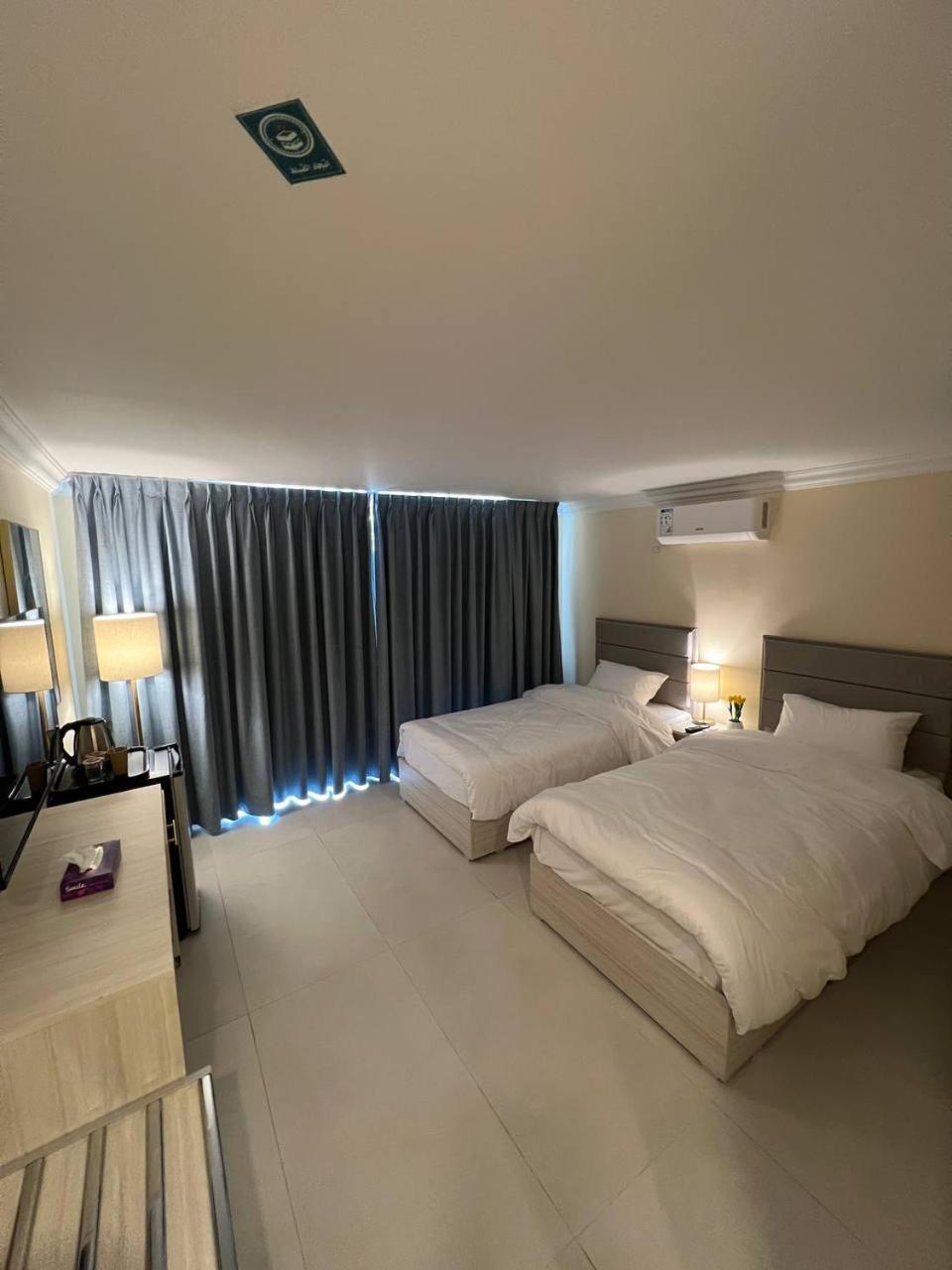 Silk Road Hotel Вади Муса Екстериор снимка