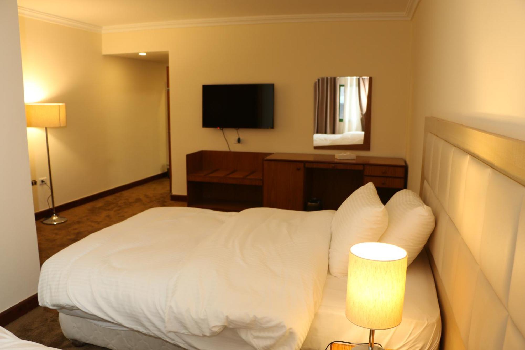 Silk Road Hotel Вади Муса Екстериор снимка
